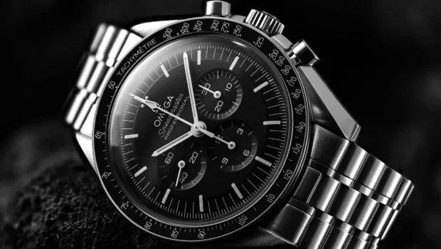 OMEGA-Speedmaster-Moonwatch-Professional-Chronograph-06