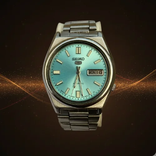 Vintage SEIKO 5 Automatic 7009-469L R Ice Blue Sunburst Dial